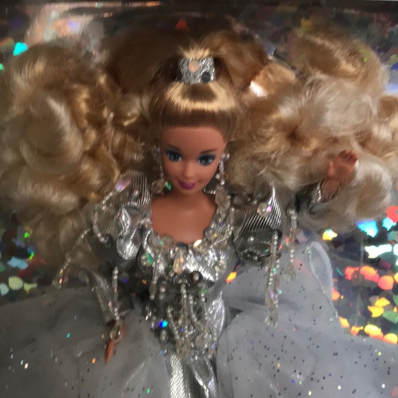 1992 VINTAGE HOLIDAY SPECIAL EDITION BARBIE IN SILVER DRESS - Picture 2 of 4